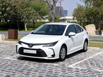 تويوتا  كورولا  اكس ال اي  2022  اوتوماتيك  111,000 كم  4 سلندر  سحب امامي  سيدان  أبيض