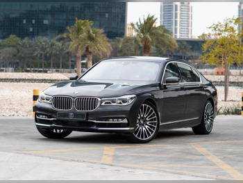 بي ام دبليو  الفئة - السابعة  750 Li  2017  اوتوماتيك  58,000 كم  8 سلندر  دفع خلفي  سيدان  رمادي  تحت الضمان
