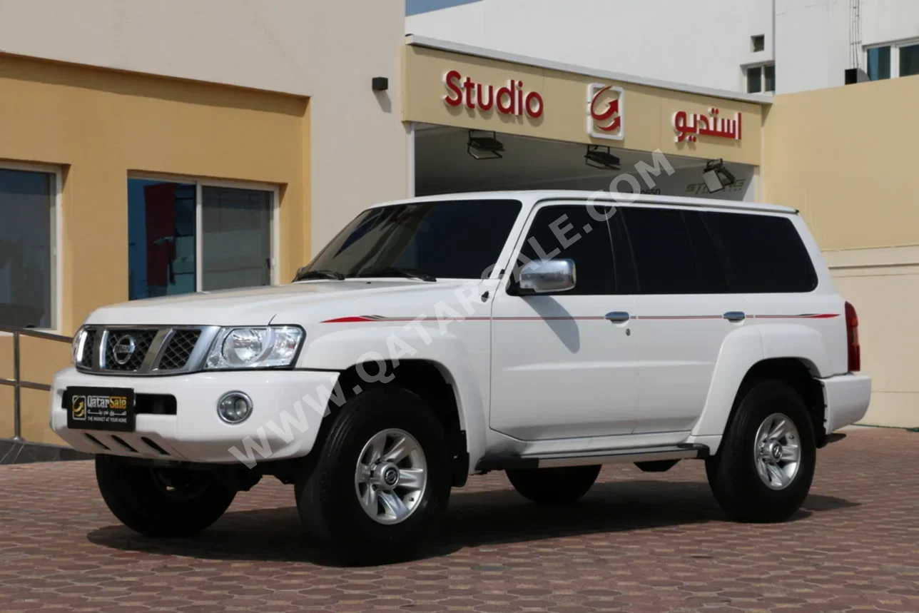 نيسان  باترول  سفاري  2021  عادي  89,000 كم  6 سلندر  دفع رباعي  اس يو في  أبيض