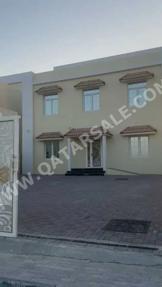 خدمية  - غير مفروشة  - الريان  - ازغوى  - 12 غرف نوم