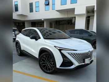 تشانجان  يوني تي  2024  اوتوماتيك  18,208 كم  4 سلندر  دفع كلي مستمر  اس يو في  أبيض  تحت الضمان