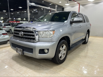 Toyota  Sequoia  2014  Automatic  179,000 Km  8 Cylinder  Four Wheel Drive (4WD)  SUV  Silver