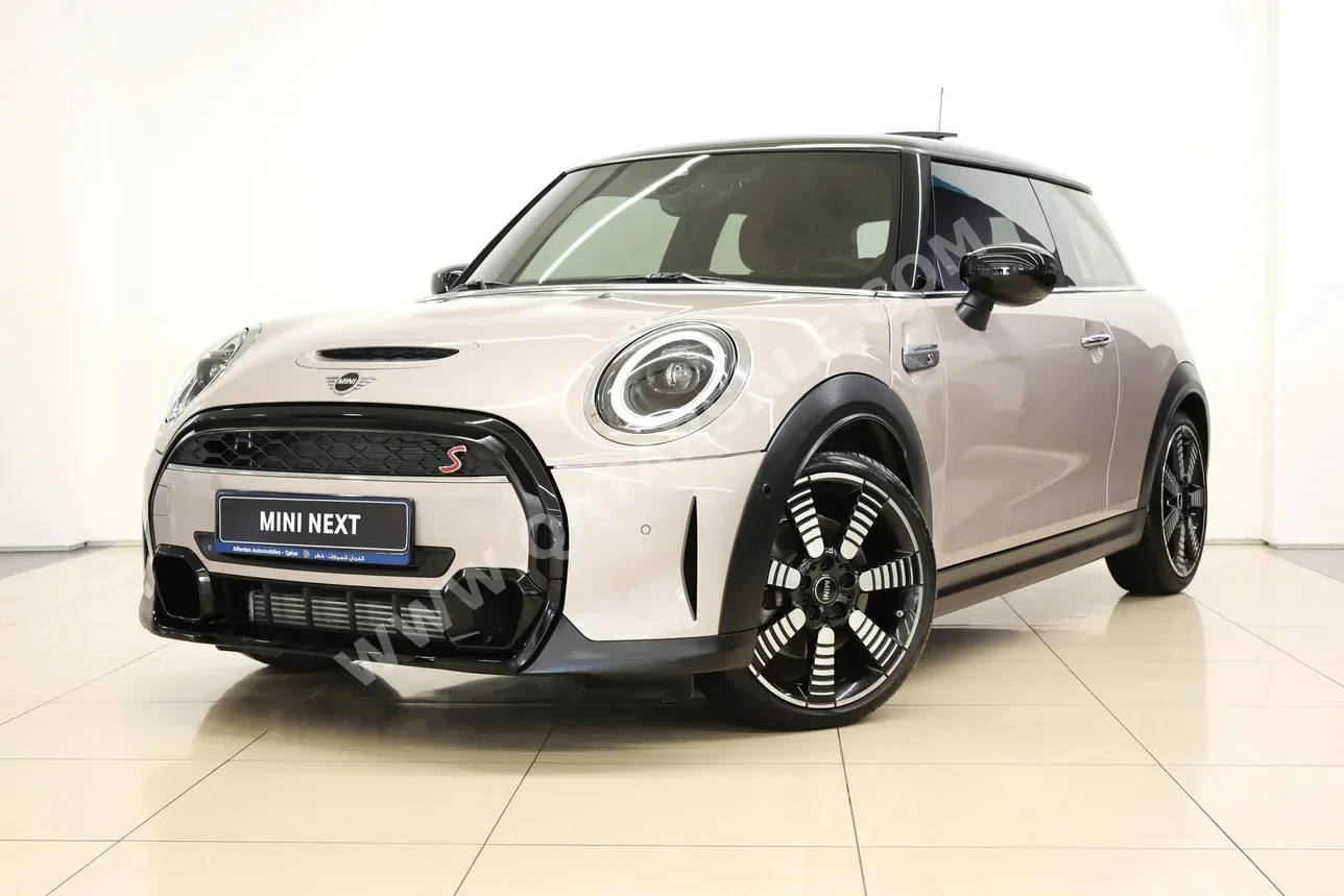 ميني  كوبر  اس  2024  اوتوماتيك  27,250 كم  4 سلندر  سحب امامي  هاتشباك  رمادي  تحت الضمان
