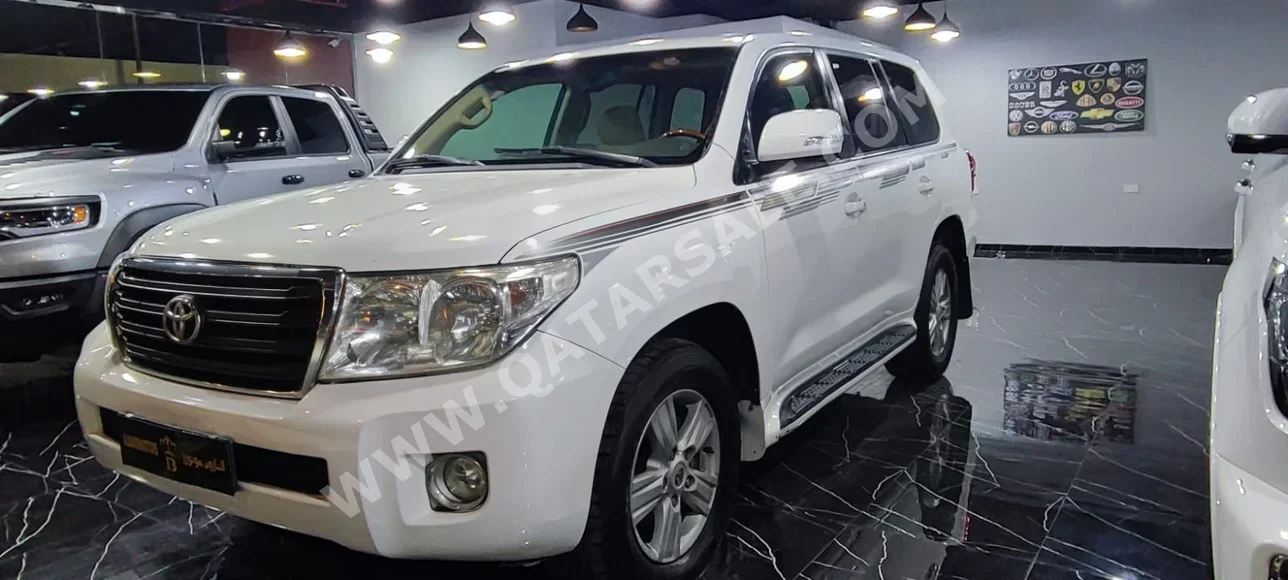 Toyota Land Cruiser GX 2012 Automatic 223,000 Km 6 Cylinder Four Wheel Drive (4WD) SUV White