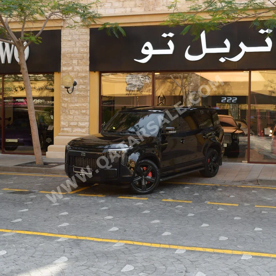 Rox Motor Jishi 01 VIP 2025 Automatic 23,100 Km 4 Cylinder Four Wheel Drive (4WD) SUV Black With Warranty