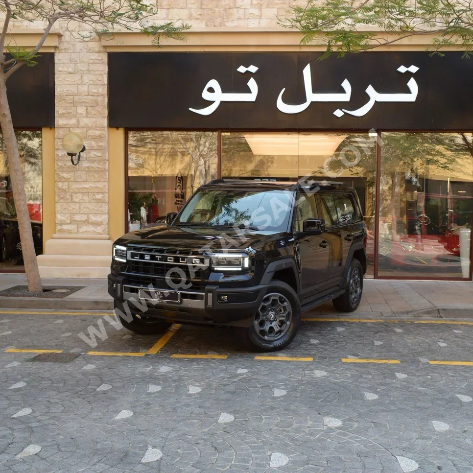 جيتور  جي 700  لاكجري  2026  اوتوماتيك  0 كم  4 سلندر  دفع رباعي  اس يو في  أسود  تحت الضمان