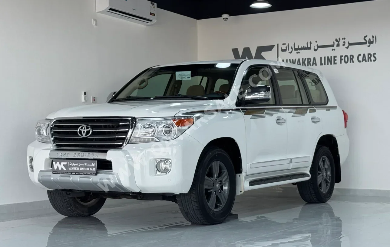 تويوتا لاند كروزر جي اكس ار 2014 اوتوماتيك 315,000 كم 8 سلندر دفع رباعي اس يو في أبيض