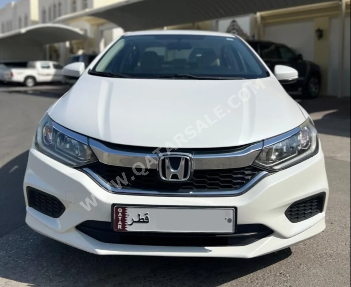 هوندا سيتي 2020 اوتوماتيك 70,000 كم 4 سلندر سحب امامي سيدان أبيض