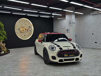 ميني  كوبر  جي سي دبليو  2016  اوتوماتيك  107,000 كم  4 سلندر  سحب امامي  هاتشباك  أبيض