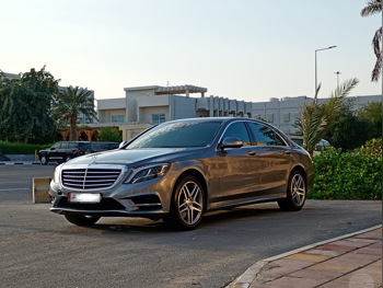 Mercedes-Benz  S-Class  400  2015  Automatic  160,000 Km  6 Cylinder  Rear Wheel Drive (RWD)  Sedan  Gold