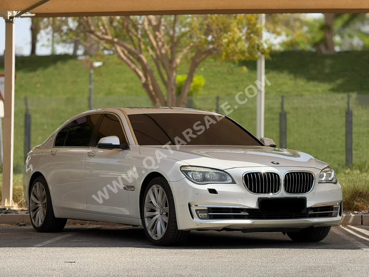 BMW  7-Series  740 Li  2014  Automatic  151,000 Km  6 Cylinder  Rear Wheel Drive (RWD)  Sedan  White