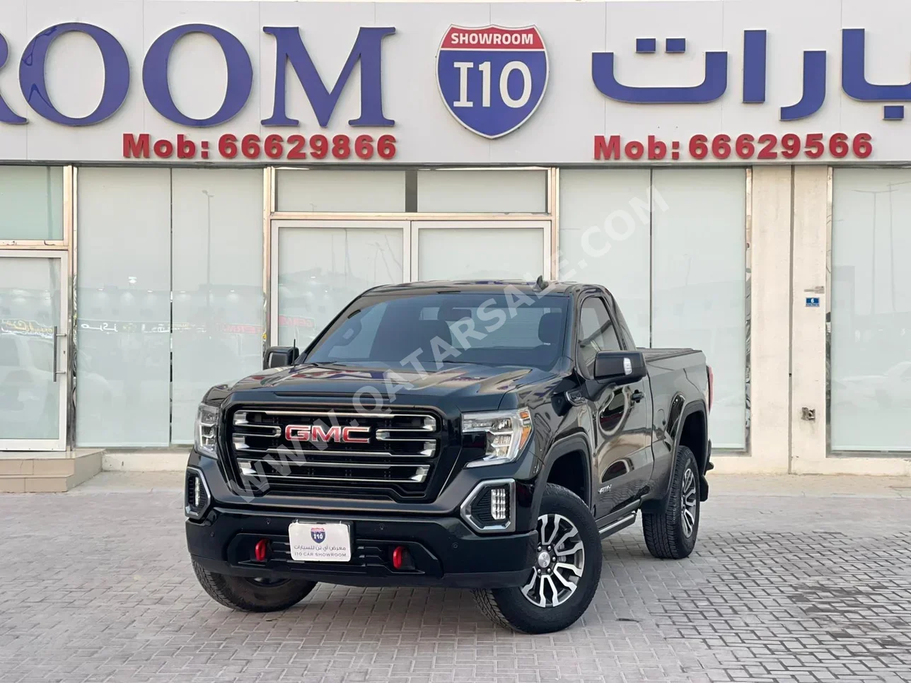 GMC  Sierra  AT4  2021  Automatic  84,000 Km  8 Cylinder  Four Wheel Drive (4WD)  Pick Up  Black