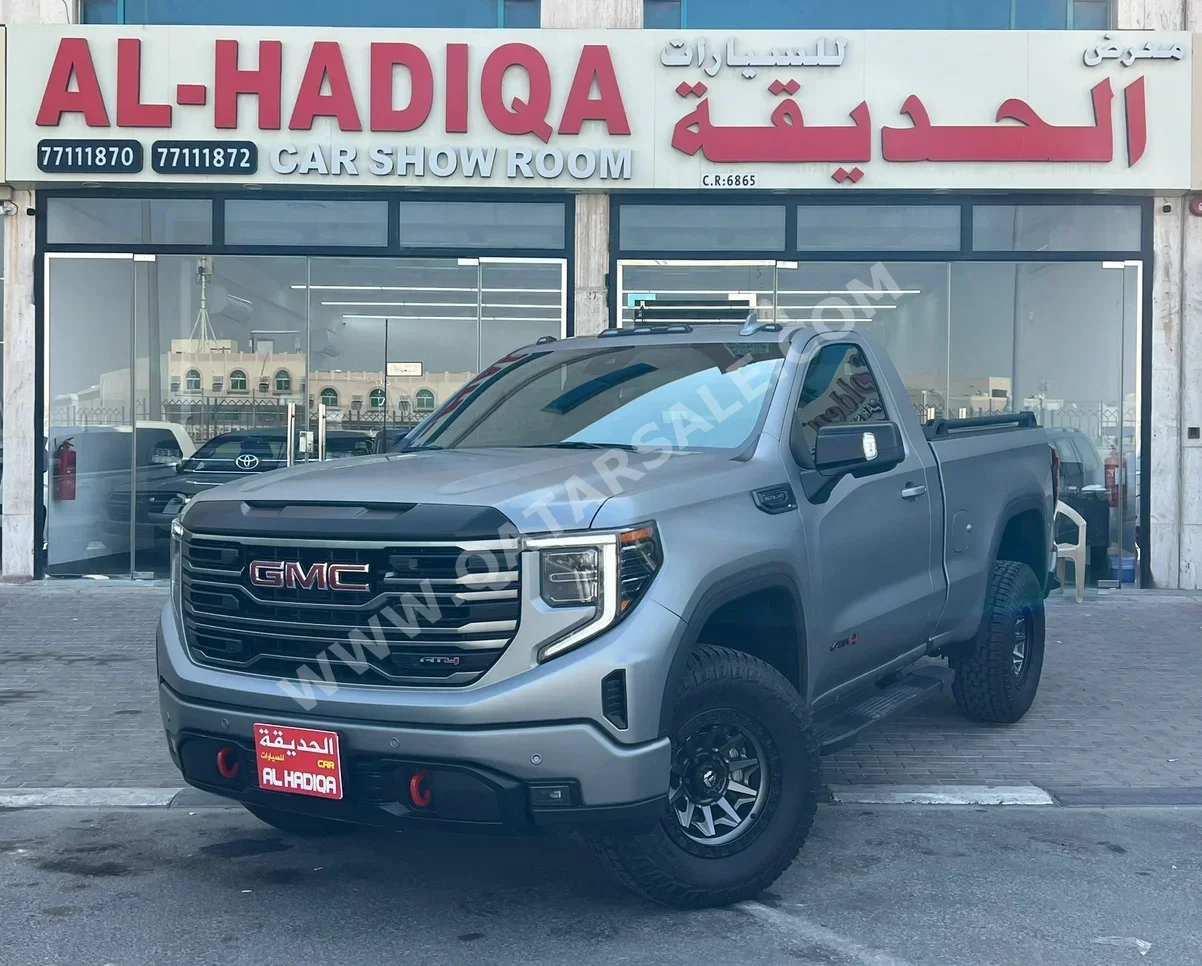 GMC  Sierra  AT4  2025  Automatic  22,000 Km  8 Cylinder  Four Wheel Drive (4WD)  Pick Up  Gray Matte  With Warranty