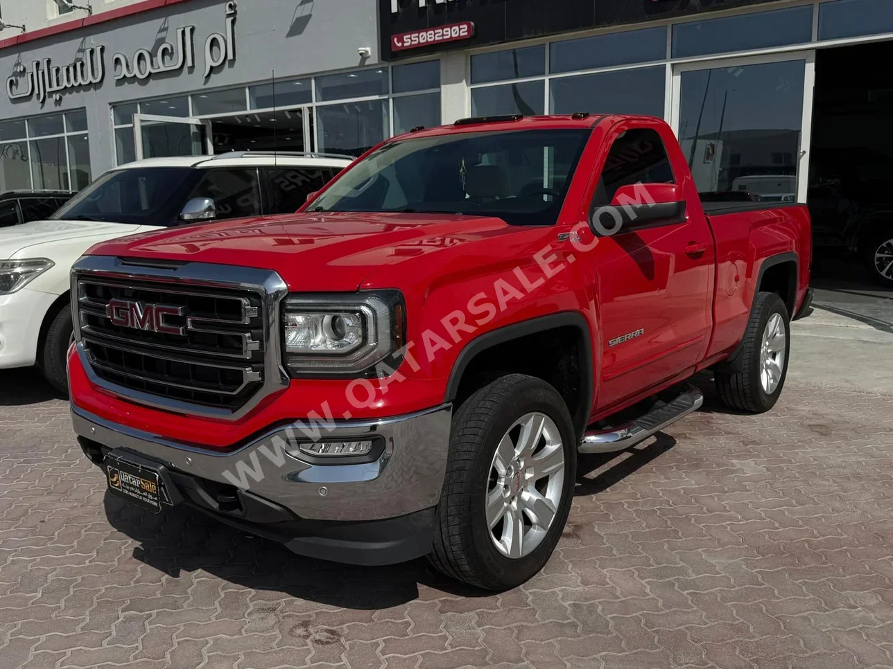 GMC  Sierra  SLE  2016  Automatic  137,000 Km  8 Cylinder  Four Wheel Drive (4WD)  Pick Up  Red