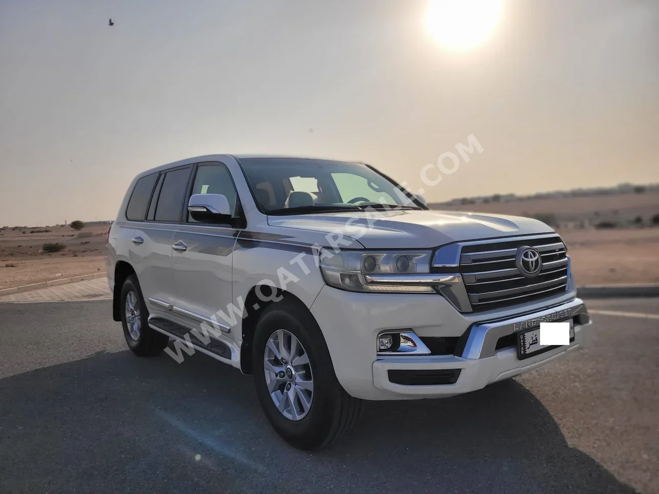 تويوتا  لاند كروزر  جي اكس ار  2016  اوتوماتيك  163,000 كم  6 سلندر  دفع رباعي  اس يو في  أبيض