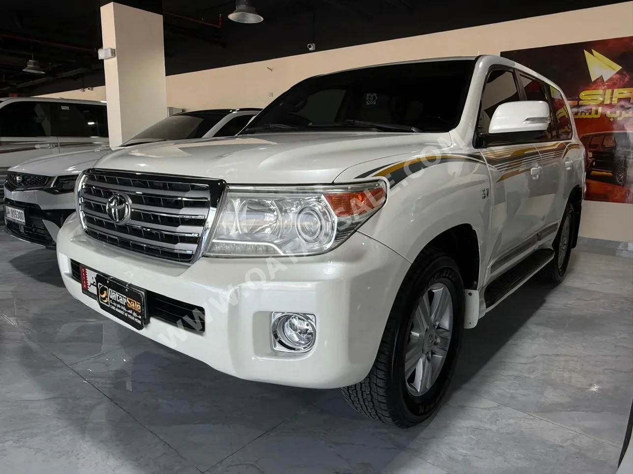 Toyota Land Cruiser VXR 2015 Automatic 238,000 Km 8 Cylinder Four Wheel Drive (4WD) SUV White