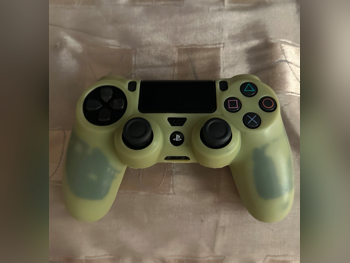 ملحقات اجهزة العاب الفيديو جهاز تحكم  - سوني  - بلاي ستيشن 4  - أسود