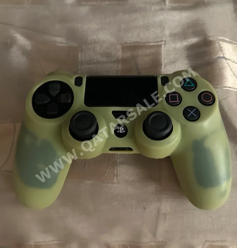 Console Accessories Controller  - Sony  - PlayStation 4  - Black