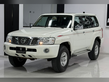 Nissan  Patrol  Safari  2021  Manual  200,000 Km  6 Cylinder  Four Wheel Drive (4WD)  SUV  White