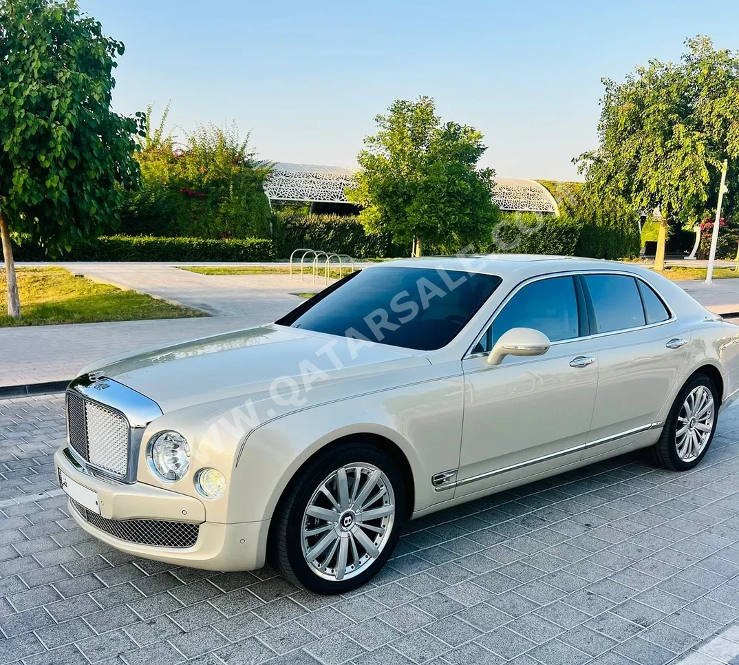 Bentley  Mulsanne  2013  Automatic  130,000 Km  8 Cylinder  All Wheel Drive (AWD)  Sedan  Pearl
