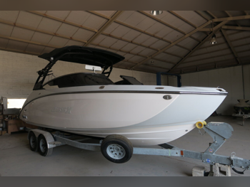 Speed Boat Yamaha  255 XE