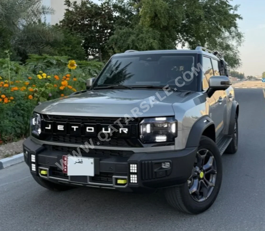 جيتور تي 2 لكجري بلس 2025 اوتوماتيك 12,500 كم 4 سلندر دفع كلي مستمر اس يو في رمادي تحت الضمان