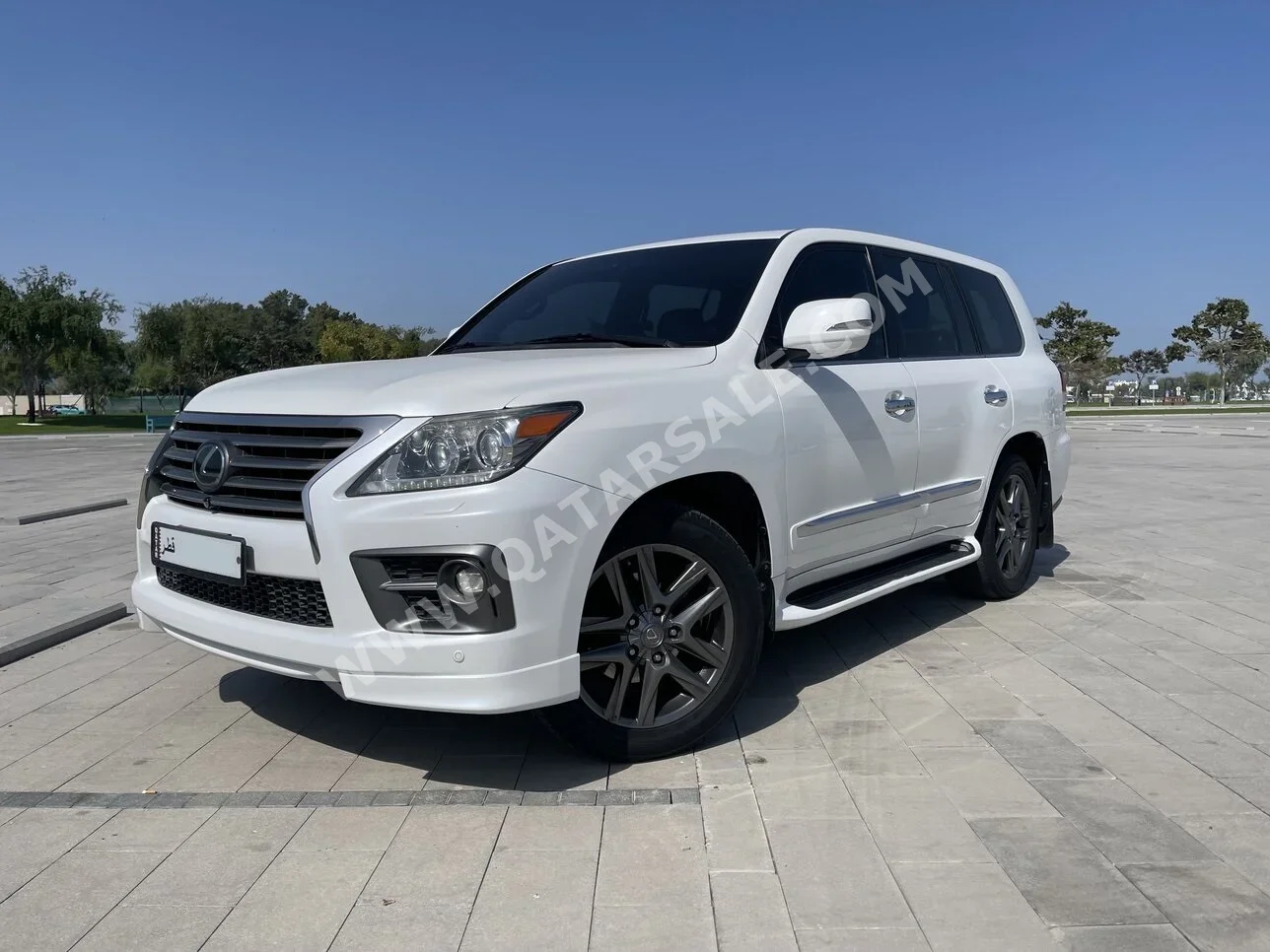 لكزس  ال اكس  570 اس  2015  اوتوماتيك  150,400 كم  8 سلندر  دفع رباعي  اس يو في  أبيض