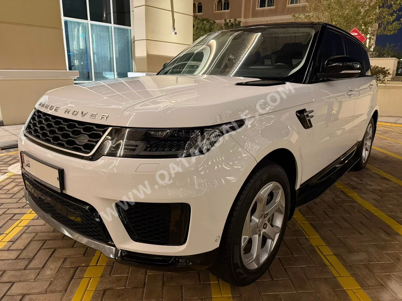 لاند روفر  رنج روفر  سبورت  2018  اوتوماتيك  105,000 كم  6 سلندر  دفع رباعي  اس يو في  أبيض