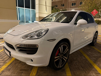 Porsche  Cayenne  S  2013  Automatic  80,000 Km  8 Cylinder  Four Wheel Drive (4WD)  SUV  White