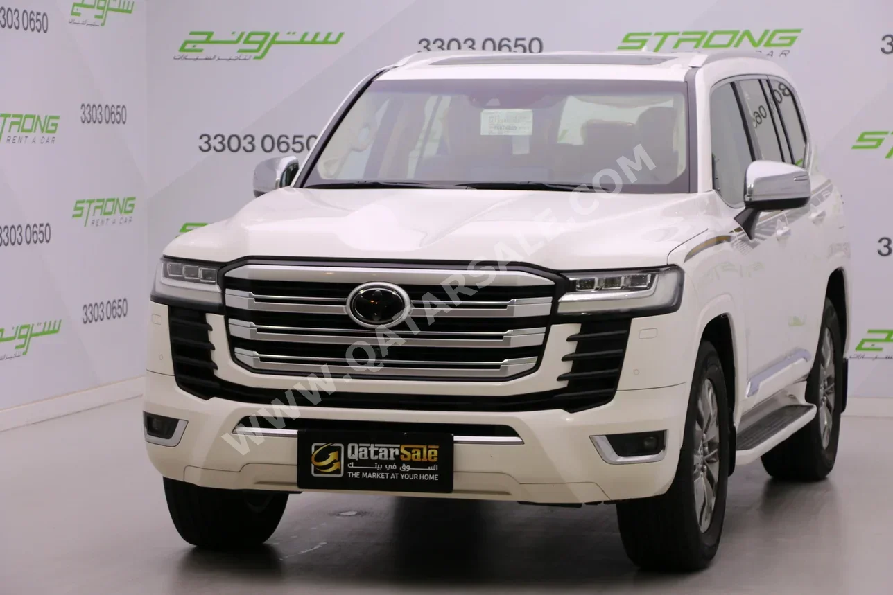 تويوتا  لاند كروزر  في اكس ار توين توربو  2023  اوتوماتيك  150,000 كم  6 سلندر  دفع رباعي  اس يو في  أبيض