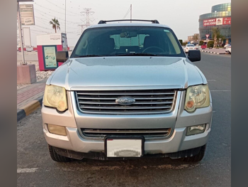 Ford  Explorer  XLT  2010  Automatic  214,000 Km  6 Cylinder  Four Wheel Drive (4WD)  SUV  Gray
