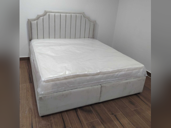 Beds - Lifestyle  - King  - Yellow  - Mattress Included