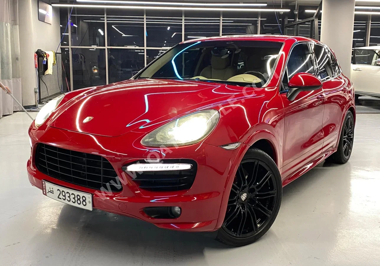 بورش  كيان  جي تي اس  2013  اوتوماتيك  13,000 كم  8 سلندر  دفع رباعي  اس يو في  أحمر  تحت الضمان