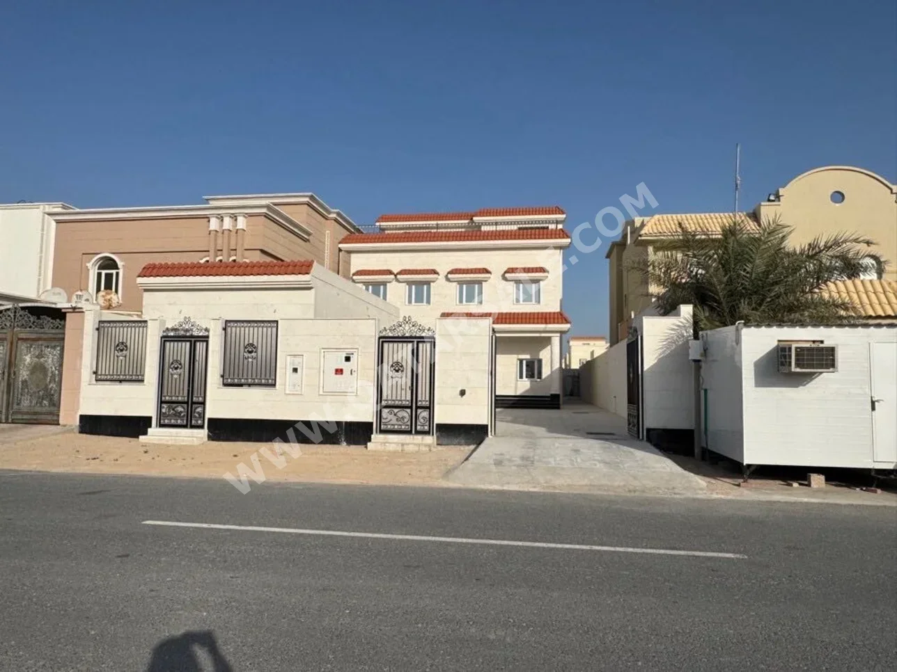 Family Residential  - Not Furnished  - Al Daayen  - Al Sakhama  - 7 Bedrooms