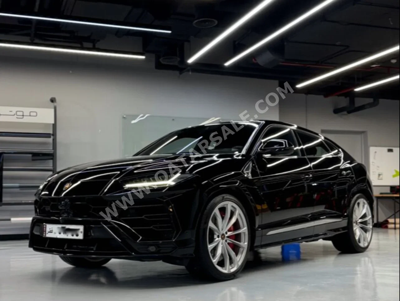 Lamborghini  Urus  2019  Automatic  95,000 Km  8 Cylinder  Four Wheel Drive (4WD)  SUV  Black  With Warranty