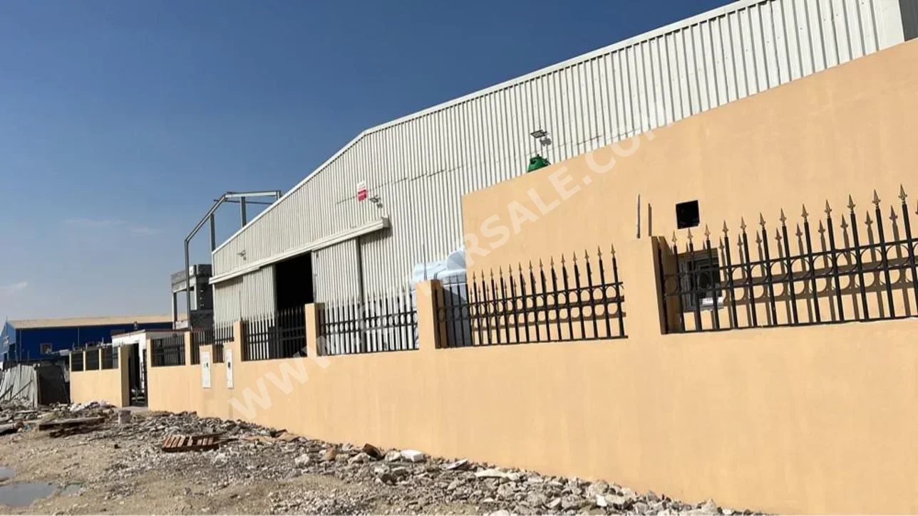 مخازن و مستودعات - الوكرة  - بركة العوامر  -المساحة: 2000 متر مربع