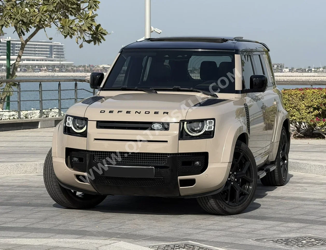 لاند روفر  ديفيندر  110 فيرست اديشن  2020  اوتوماتيك  119,000 كم  6 سلندر  دفع رباعي  اس يو في  بيج
