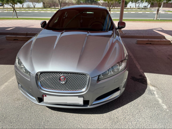 جاكوار  اكس اف  V6 Supercharged  2014  اوتوماتيك  122,368 كم  6 سلندر  دفع خلفي  سيدان  فضي