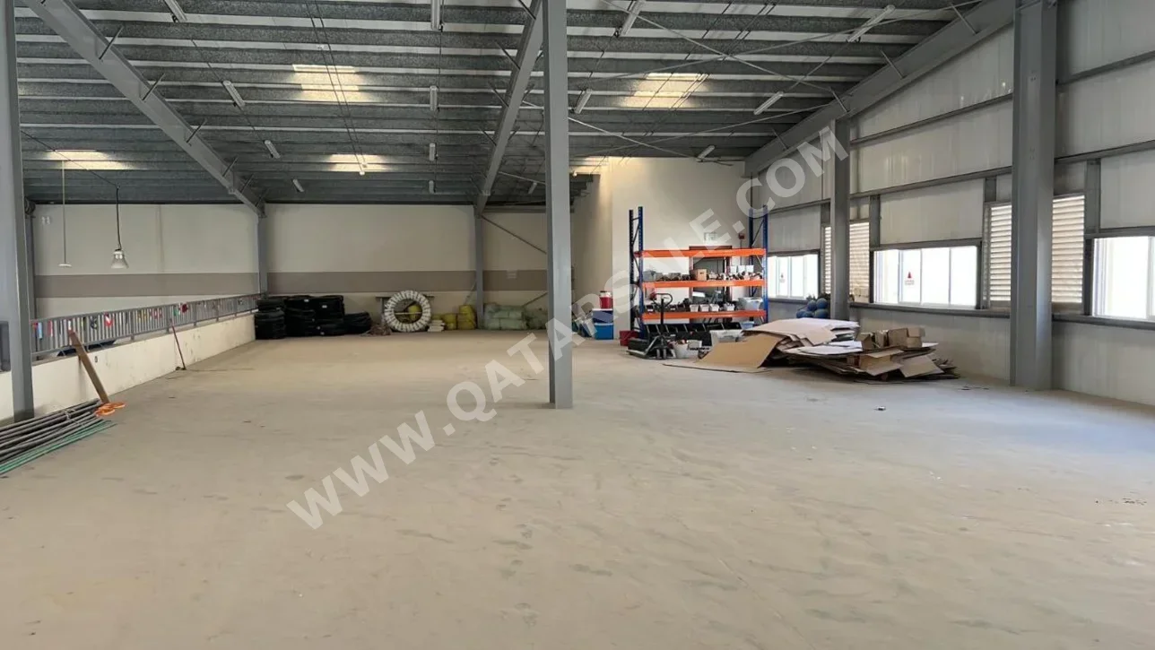 مخازن و مستودعات - الوكرة  - بركة العوامر  -المساحة: 2000 متر مربع