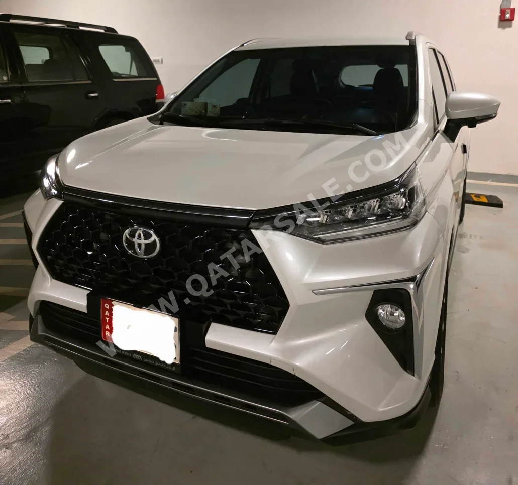 Toyota  Veloz  2024  Automatic  52,524 Km  4 Cylinder  Front Wheel Drive (FWD)  SUV  White  With Warranty