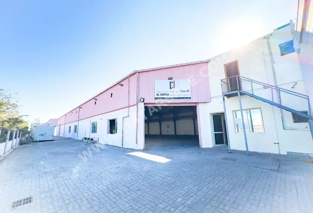 مخازن و مستودعات - الوكرة  - المنطقة الصناعية  -المساحة: 3000 متر مربع