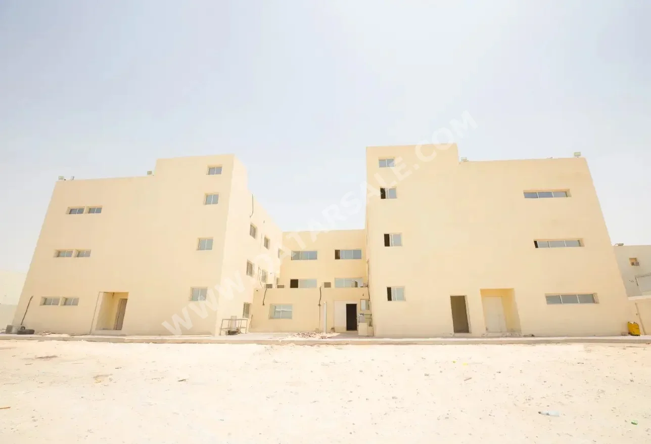 سكن عمال الوكرة المنطقة الصناعية يشمل الماء والكهرباء