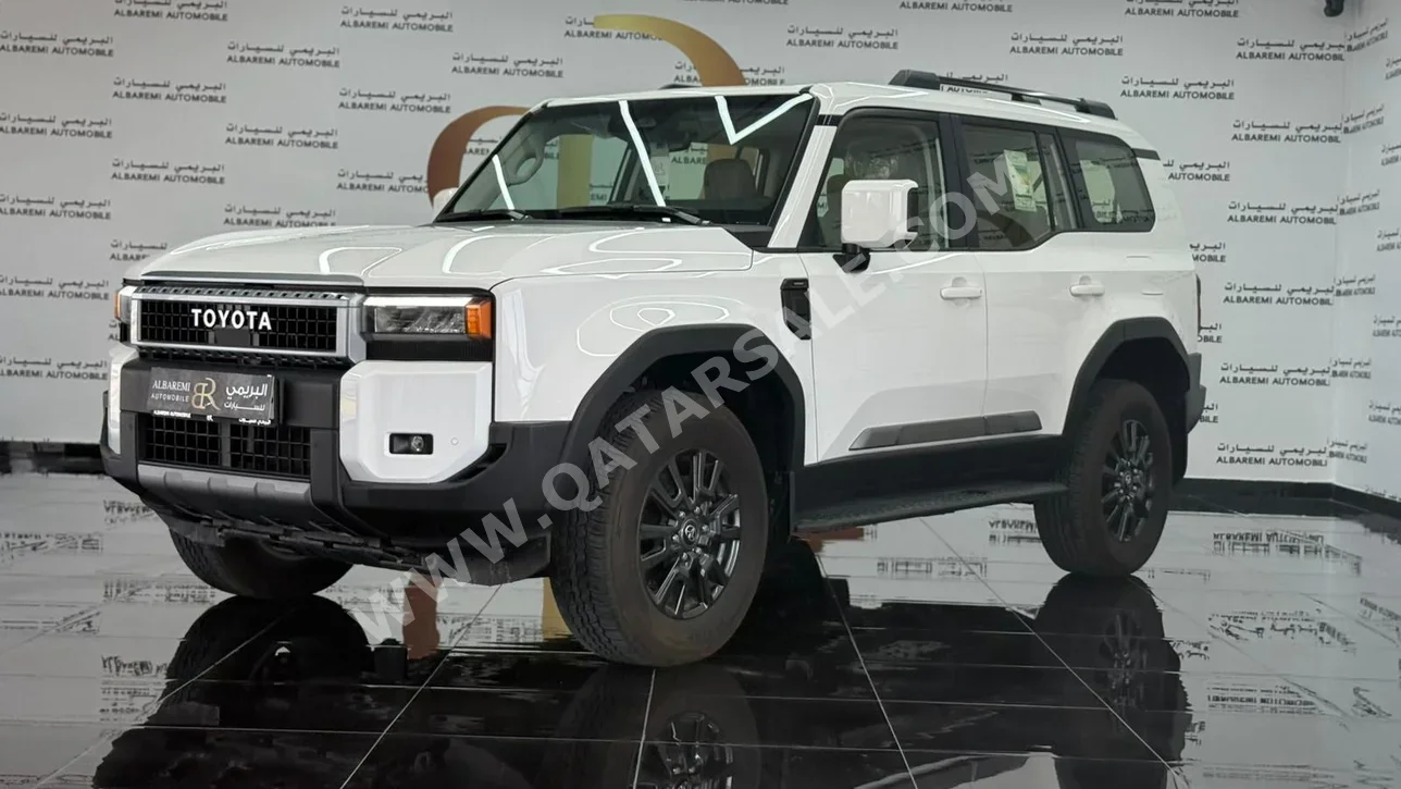تويوتا  برادو  جي اكس ار  2024  اوتوماتيك  1,000 كم  6 سلندر  دفع رباعي  اس يو في  أبيض