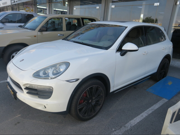 بورش  كيان  اس  2011  اوتوماتيك  230,000 كم  8 سلندر  دفع رباعي  اس يو في  أبيض