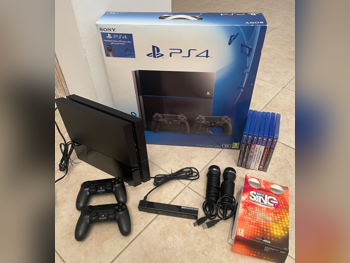اجهزة العاب الفديو - سوني  - بلاي ستيشن 4  - 1 تيرابايت  -تشمل أجهز تحكم: 2