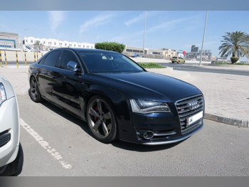 اودي  أس  8  2014  اوتوماتيك  211,000 كم  8 سلندر  دفع كلي مستمر  سيدان  أسود