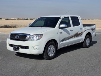 تويوتا  هاي لوكس  2011  عادي  285,000 كم  4 سلندر  سحب امامي  بيكب  أبيض