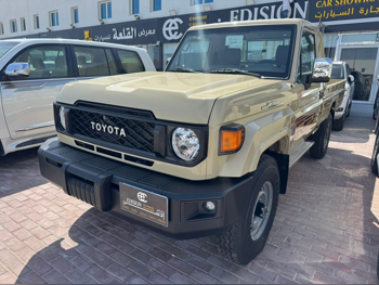 تويوتا  لاند كروزر  ال اكس  2025  عادي  0 كم  6 سلندر  دفع رباعي  بيكب  بيج  تحت الضمان