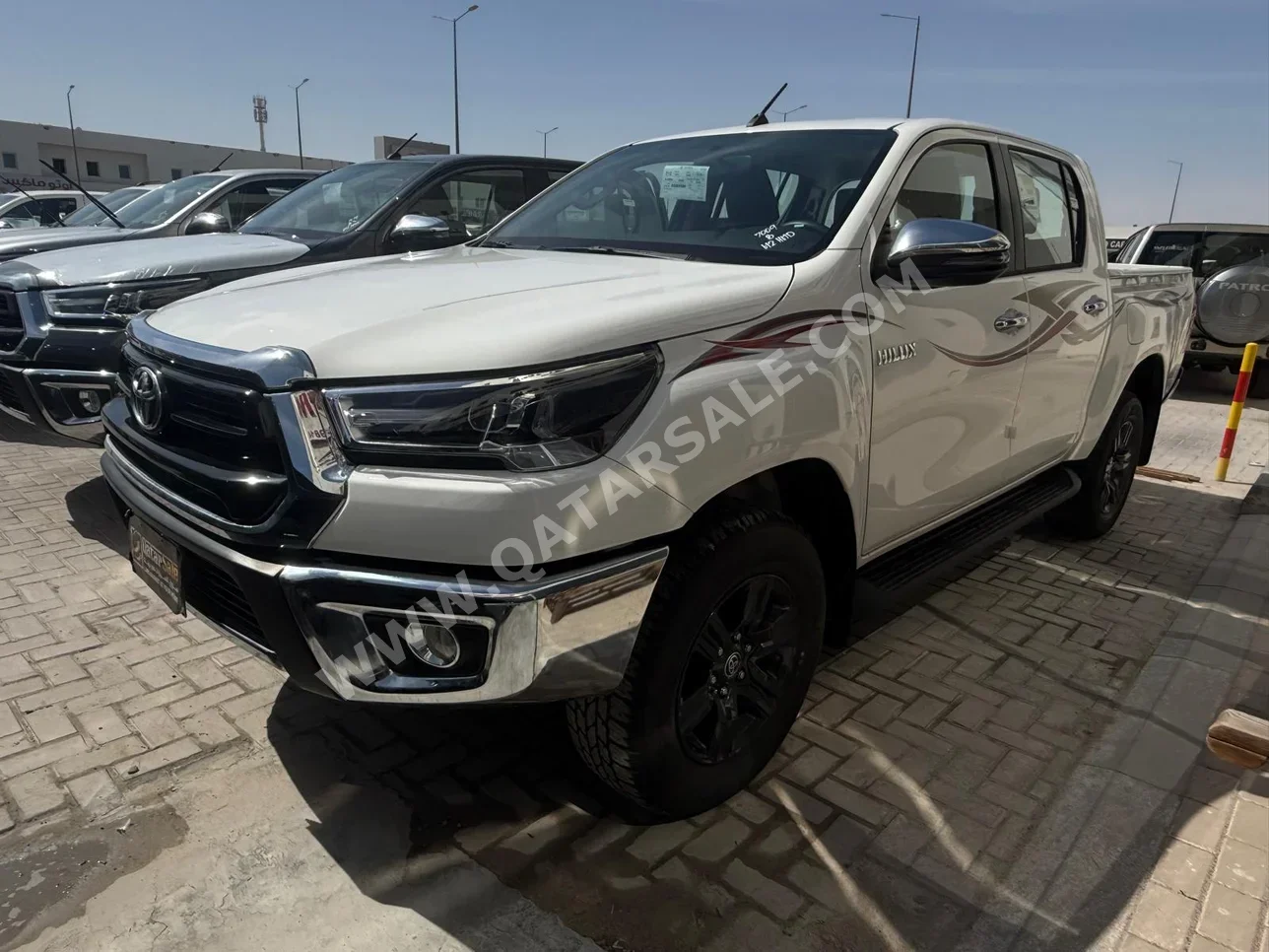 تويوتا  هاي لوكس  اس ار 5  2025  اوتوماتيك  0 كم  4 سلندر  دفع رباعي  بيكب  أبيض  تحت الضمان