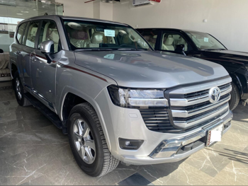 تويوتا  لاند كروزر  جي اكس ار  2025  اوتوماتيك  0 كم  6 سلندر  دفع رباعي  اس يو في  فضي  تحت الضمان